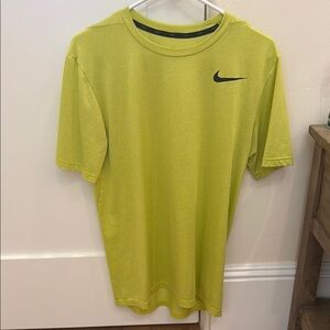 Nike Men's Green T-Shirt